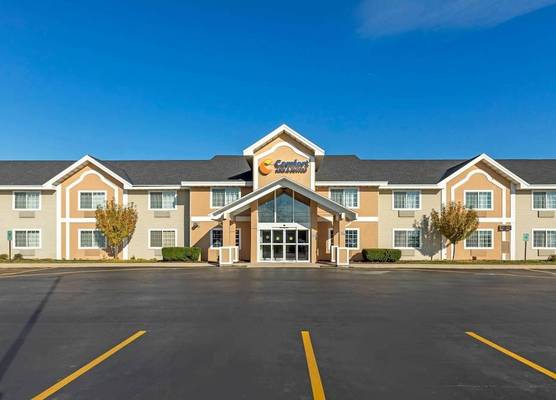 Comfort Inn & Suites Jackson - West Bend 1