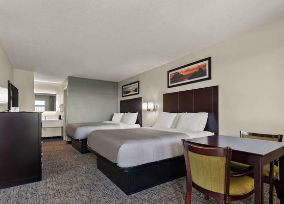 Quality Inn & Suites Dublin 1