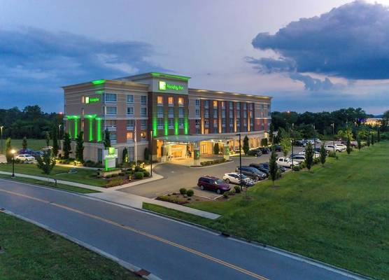 Holiday Inn MURFREESBORO by IHG 1