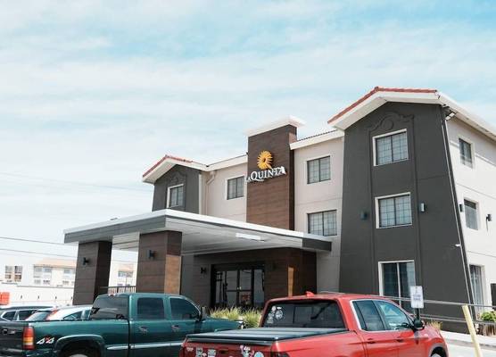 La Quinta Inn by Wyndham Albuquerque Airport 1