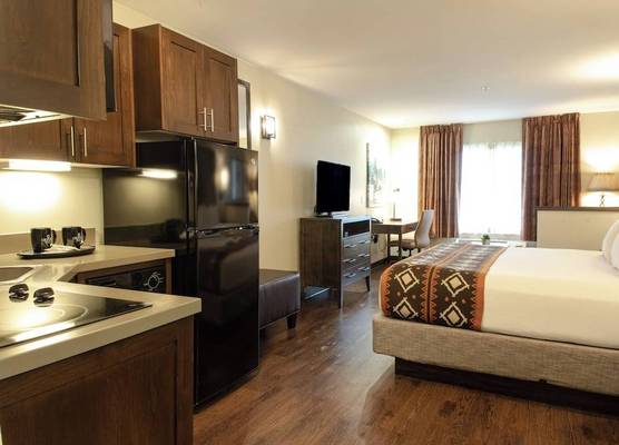 Oxford Suites Pendleton 1