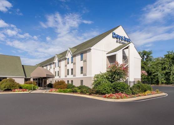 Days Inn by Wyndham Lanham Washington DC 1