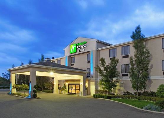 Holiday Inn Express & Suites ALLIANCE by IHG 1