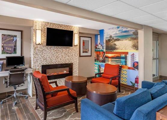 Clarion Pointe Racine - Mount Pleasant 1