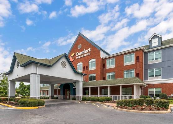Comfort Inn & Suites Hampton near Coliseum 1