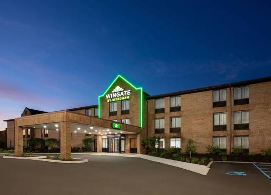 Wingate by Wyndham Livonia 1