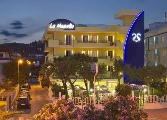 Hotel La Maestra 1