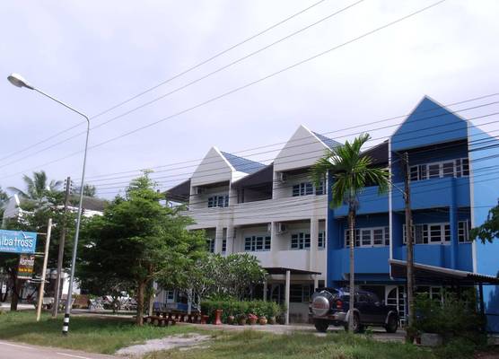 Albatross Guesthouse @ Thungwualaen Beach 1
