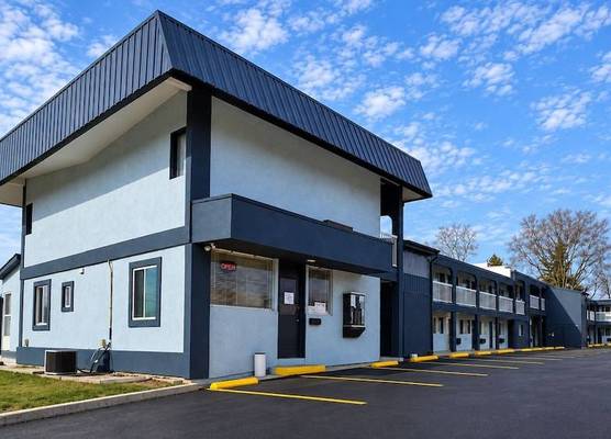 Richmond Inn & Suites Near Dayton I-70 1