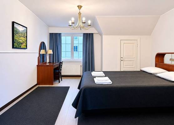 Senate Hotel 1