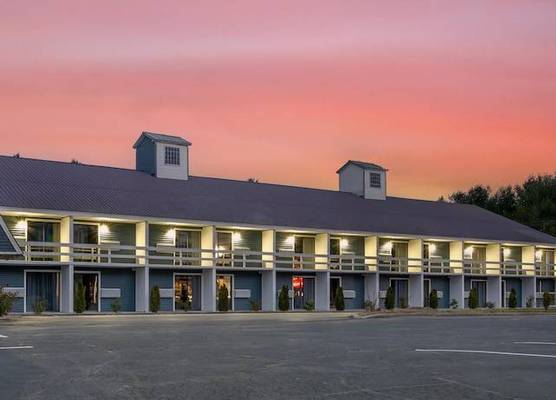 Yankee Clipper Inn, SureStay Collection by Best Western 1