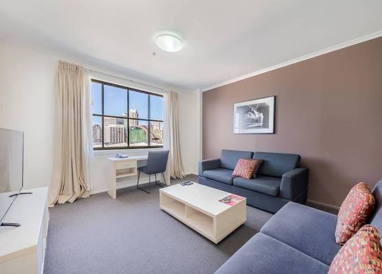Oaks Sydney Goldsbrough Suites 1