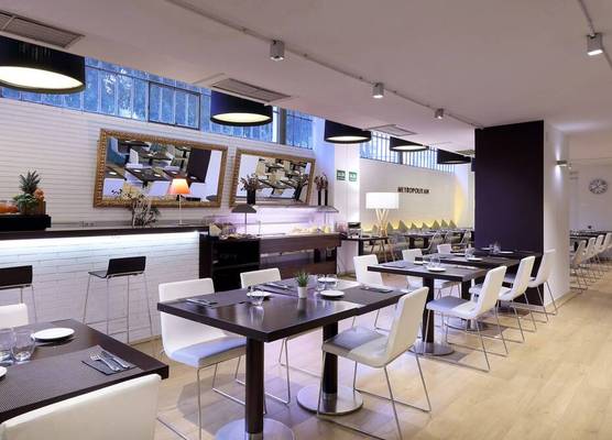 Metropolitan Sagrada Familia – Adults Only 1