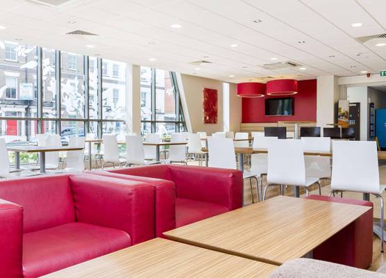 Travelodge Aldershot 1
