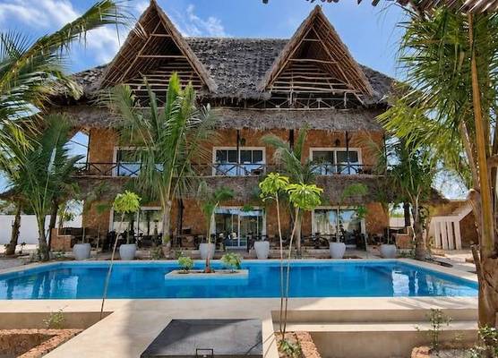 Salama & Mbuyuni Bungalows 1