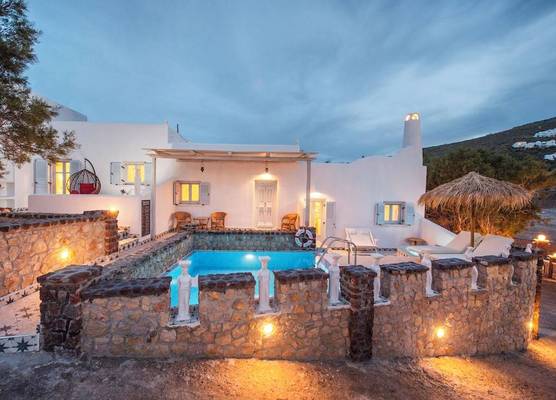 Starlight Luxury Seaside Villa & Suites 1