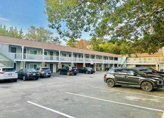 Hampton Motor Inn 1