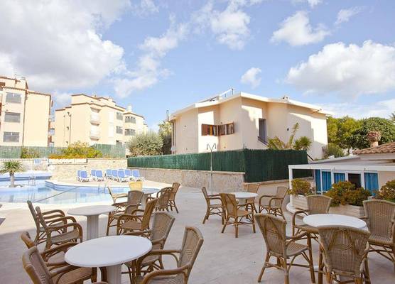 Sol y Mar Apartments 1