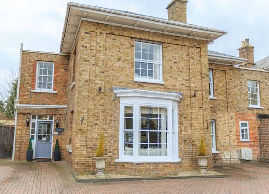 Beaufort Lodge - Central Location & Free Parking 1