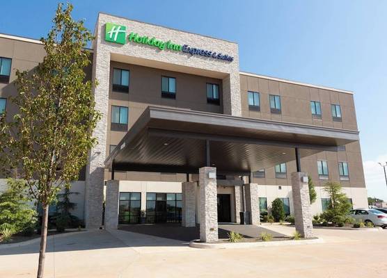 Holiday Inn Express & Suites KINGFISHER by IHG 1
