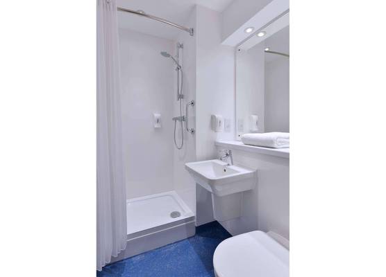 Travelodge Reading Whitley 1