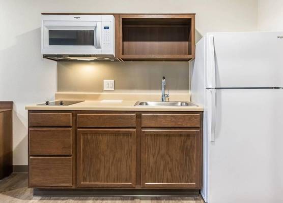 WoodSpring Suites Indianapolis Castleton 1