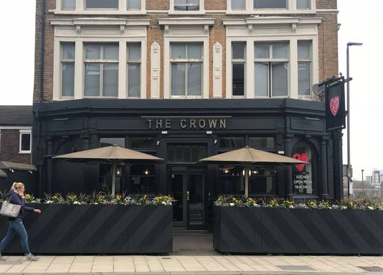 Publove The Crown 1
