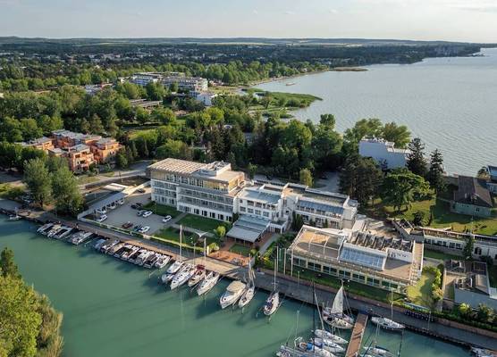 Hotel Yacht Wellness & Business 1