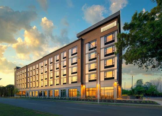 Holiday Inn Express BOSTON LOGAN AIRPORT - REVERE by IHG 1