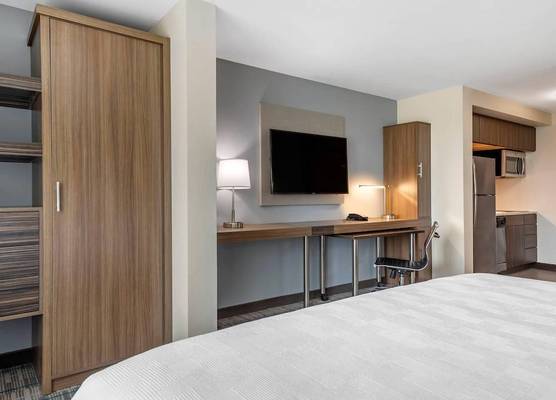 MainStay Suites Waukee-West Des Moines 1