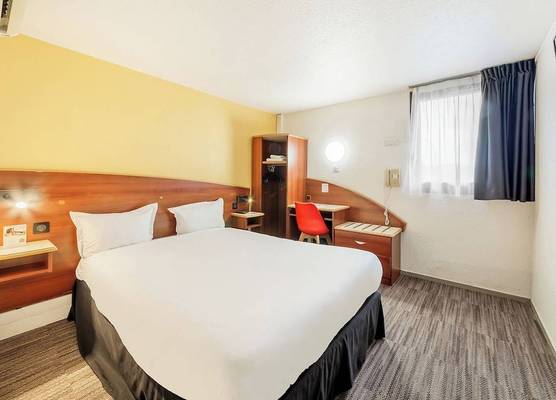 Comfort Hotel Etampes 1