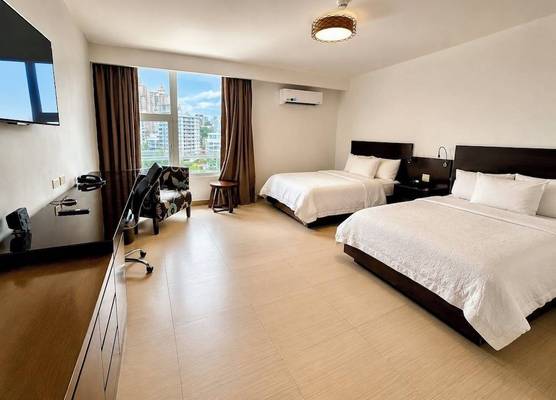 The District Hotel 1