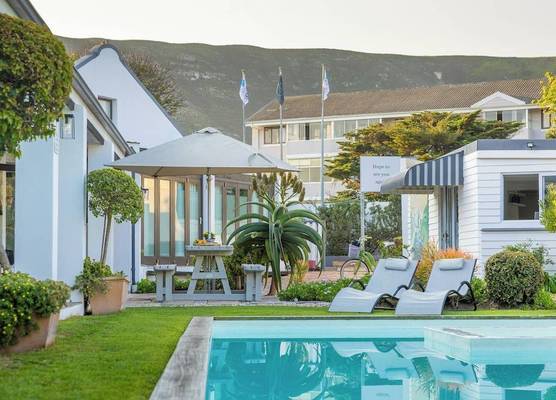 Sixteen Guesthouse on Main 1