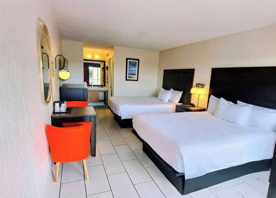 Red Carpet Inn Airport and Cruise Port Hotel Fort Lauderdale 1