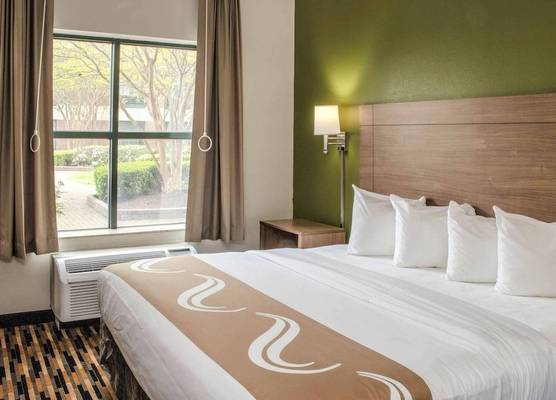Quality Suites Lake Wright - Norfolk Airport 1