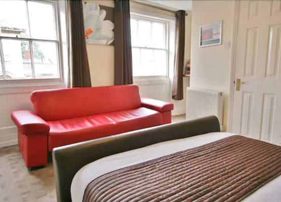 Central Hotel Cheltenham 1