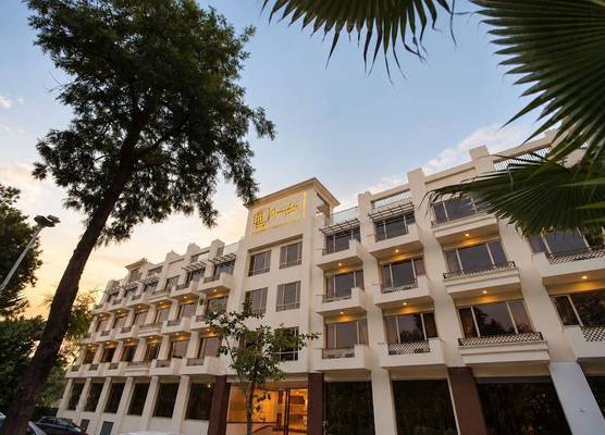 Roomy Signature Hotel, Islamabad 1