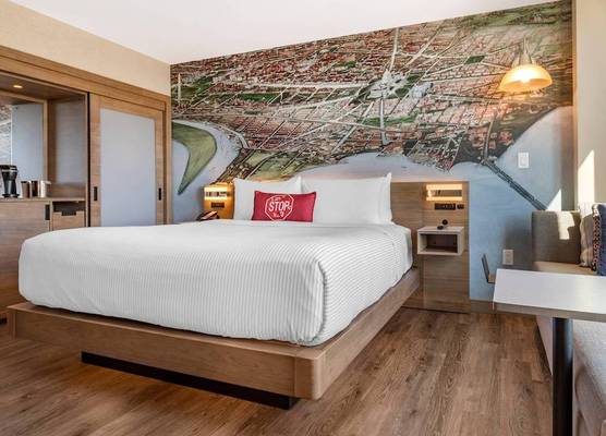 Cambria Hotel Washington DC Navy Yard Riverfront 1