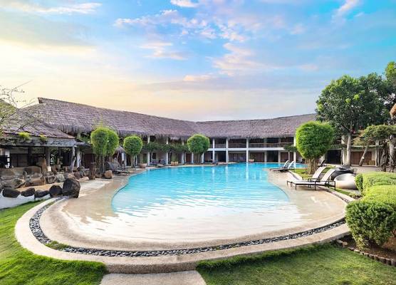 Bluewater Maribago Beach Resort 1