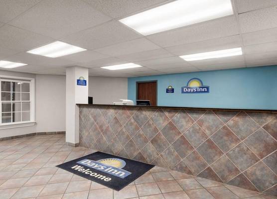 Days Inn by Wyndham Phenix City Near Fort Benning 1