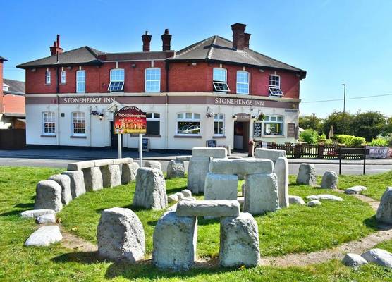 Stonehenge Inn 1