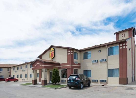 Super 8 by Wyndham Bernalillo 1