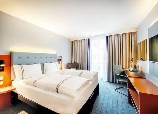 Premier Inn Frankfurt City Europaviertel 1