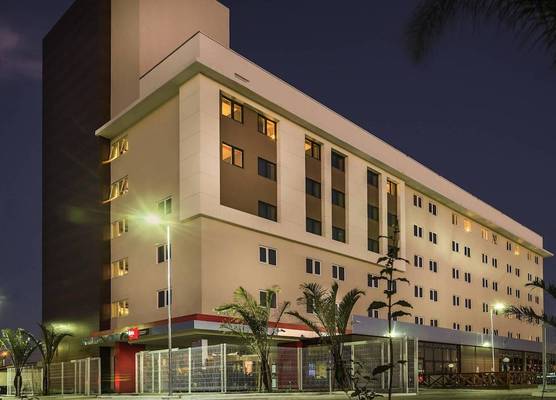 Ibis Porto Alegre Assis Brasil - Estacionamento Gratuito para hospedes 1