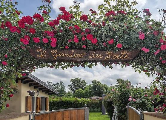 B&B Il Giardino dei Poeti and Apartaments 1
