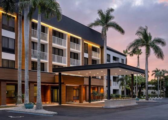 Courtyard by Marriott - Naples 1
