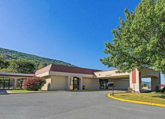 Econo Lodge Inn & Suites Norton - Wise South 1