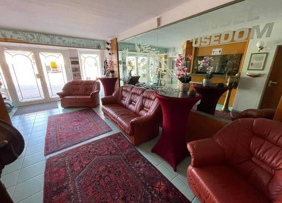 HAUS USEDOM Ferienwohnanlage mit Frühstücks-Restaurant gegenüber im Seeschlösschen 1