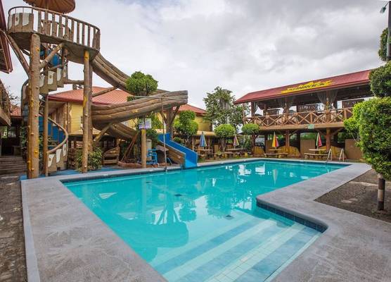 OYO 588 Sunrock Resort 1