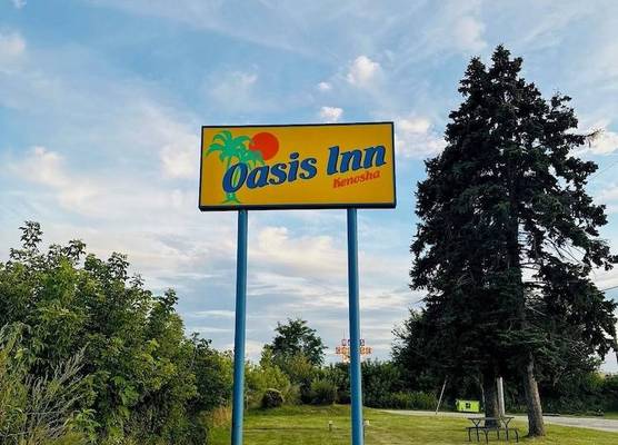 Oasis Inn Kenosha 1
